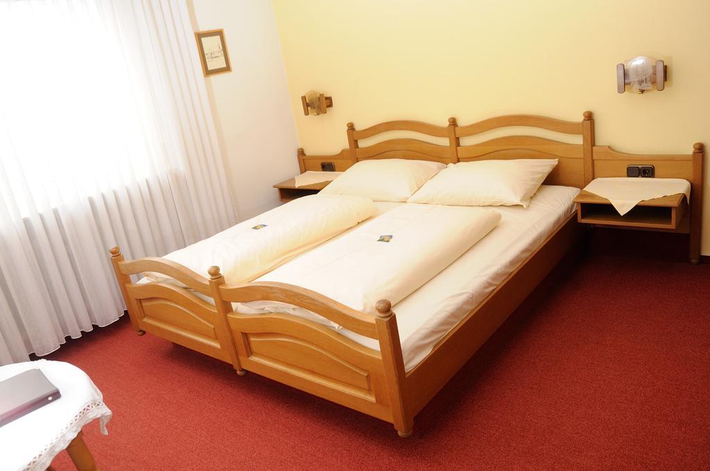 Hotel Schwarzes Ross Schwarzach am Main Dış mekan fotoğraf
